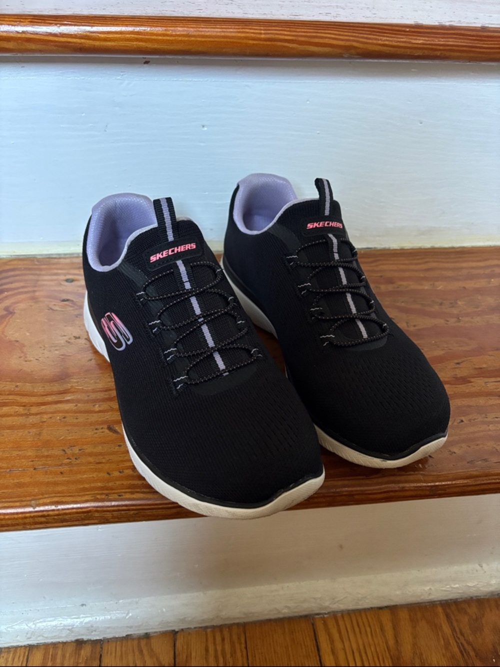 Skechers Black Slip-On Athletic Sneakers with Lavender/Pink Accents 6.5